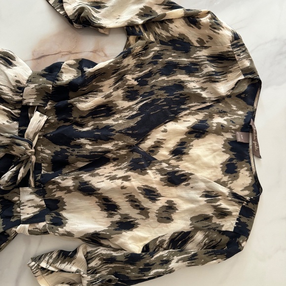 CHARLIE JADE Romper with Belt BLK/GRN/Cream Size Small - Picture 6 of 8